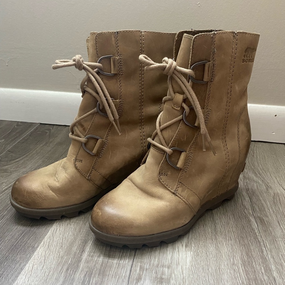 Sorel Women's Tan Wedge Boots